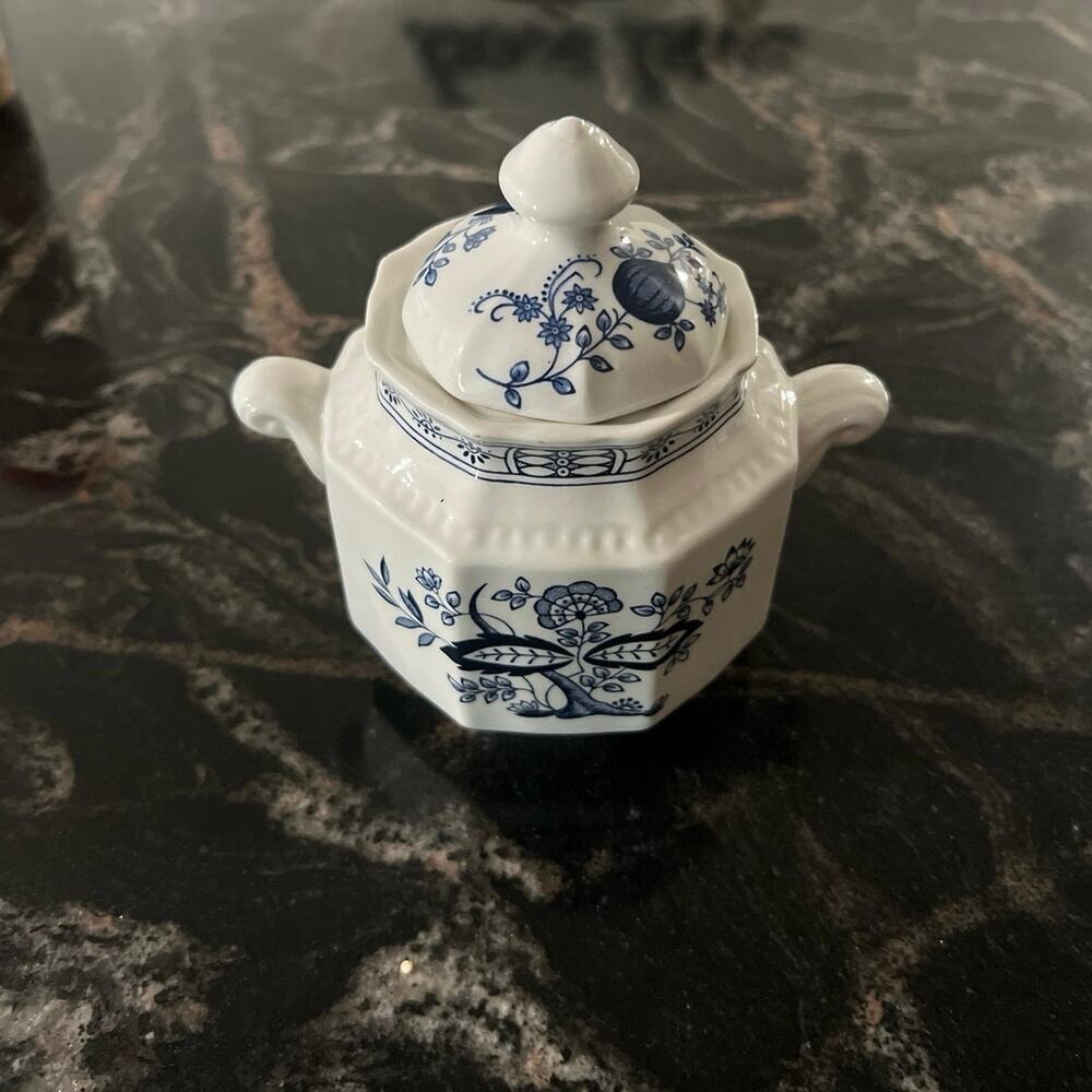 ☆ KENSINGTON BLUE CONVENTRY SUGAR BOWL (2C-168)